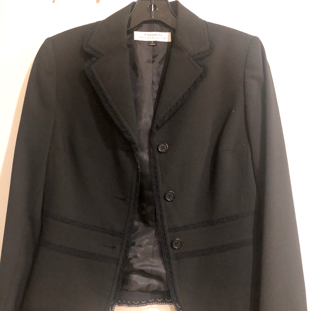 TAHARI Arthur S Levine black blazer